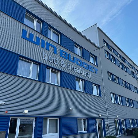 Winbudget "Bed&Breakfast" Wiener Neustadt Eksteriør billede