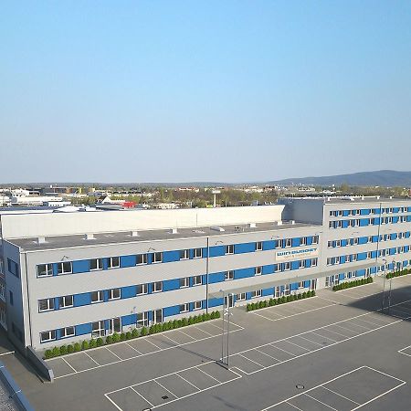 Winbudget "Bed&Breakfast" Wiener Neustadt Eksteriør billede