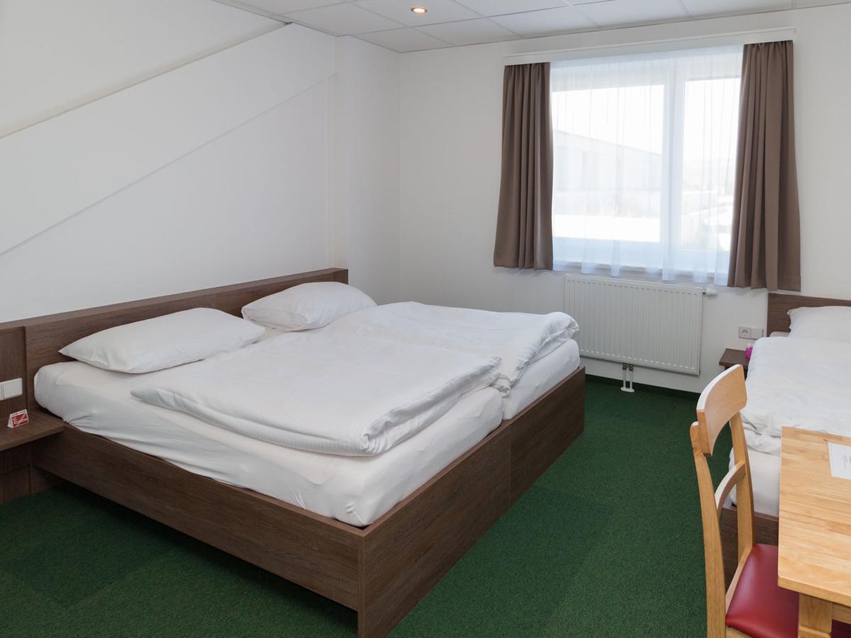 Winbudget "Bed&Breakfast" Wiener Neustadt Eksteriør billede