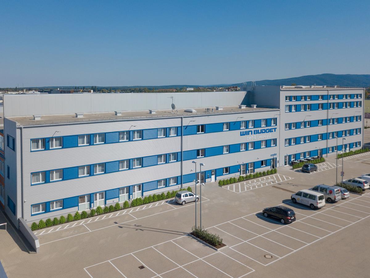 Winbudget "Bed&Breakfast" Wiener Neustadt Eksteriør billede