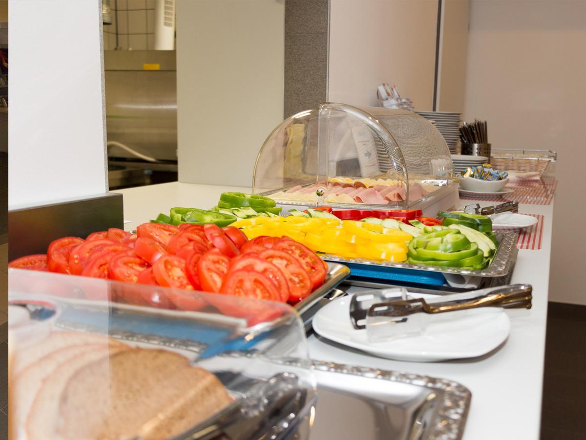 Winbudget "Bed&Breakfast" Wiener Neustadt Eksteriør billede
